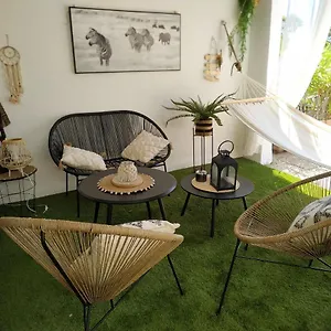 Appartement : Magnifique Studio, Idéalement Situé Hyères