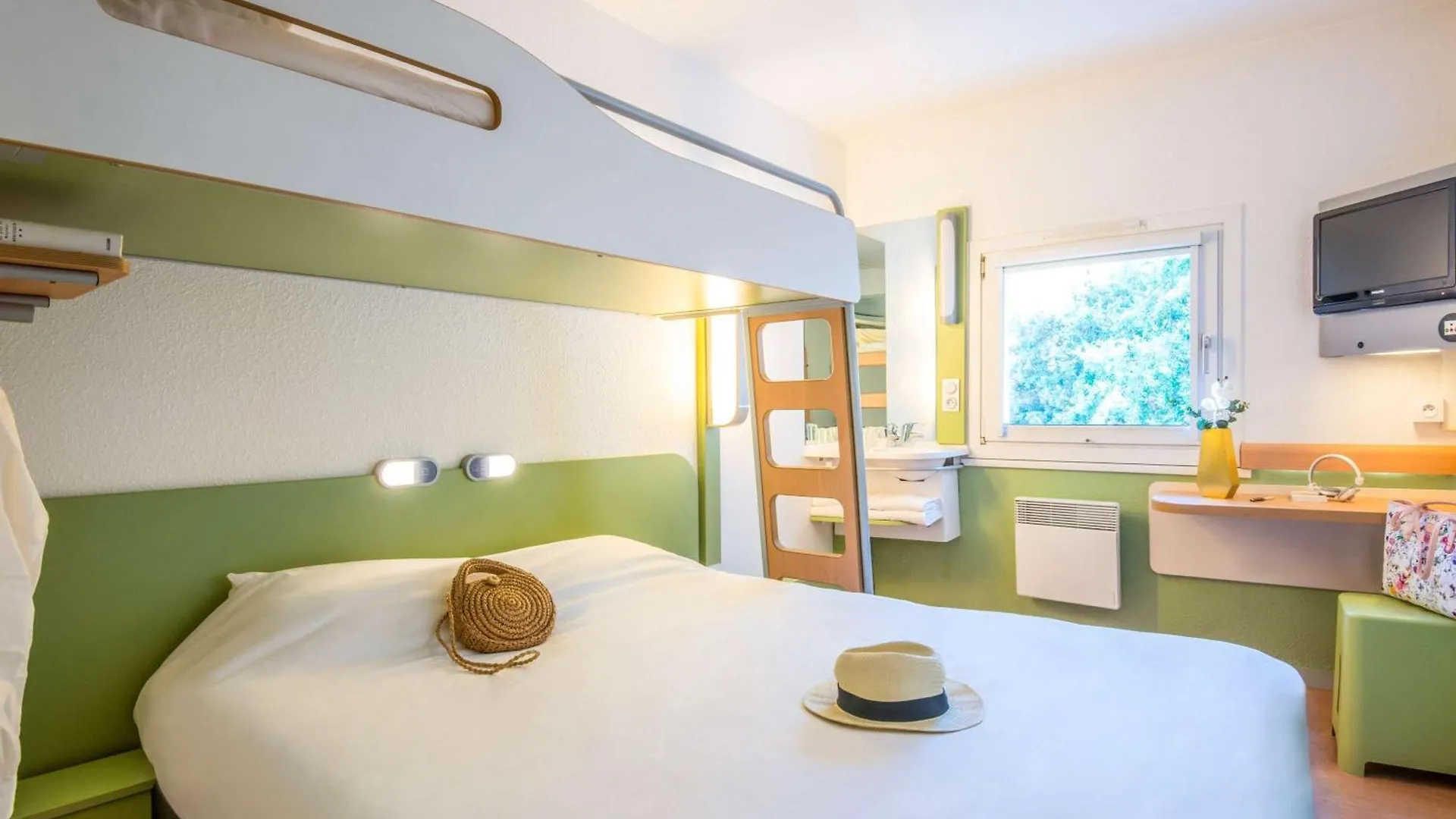 Ibis Budget Antibes Sophia Antipolis Vallauris 2*,